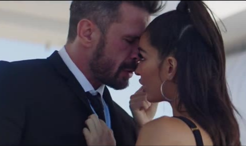 Abg Binal Ngentot Mesra Dengan Seorang Pria